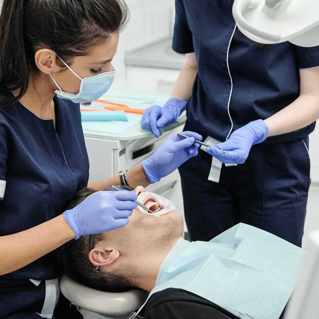 Пародонтологія Луцьк — лікування ясен стоматологічний центр Філігранно